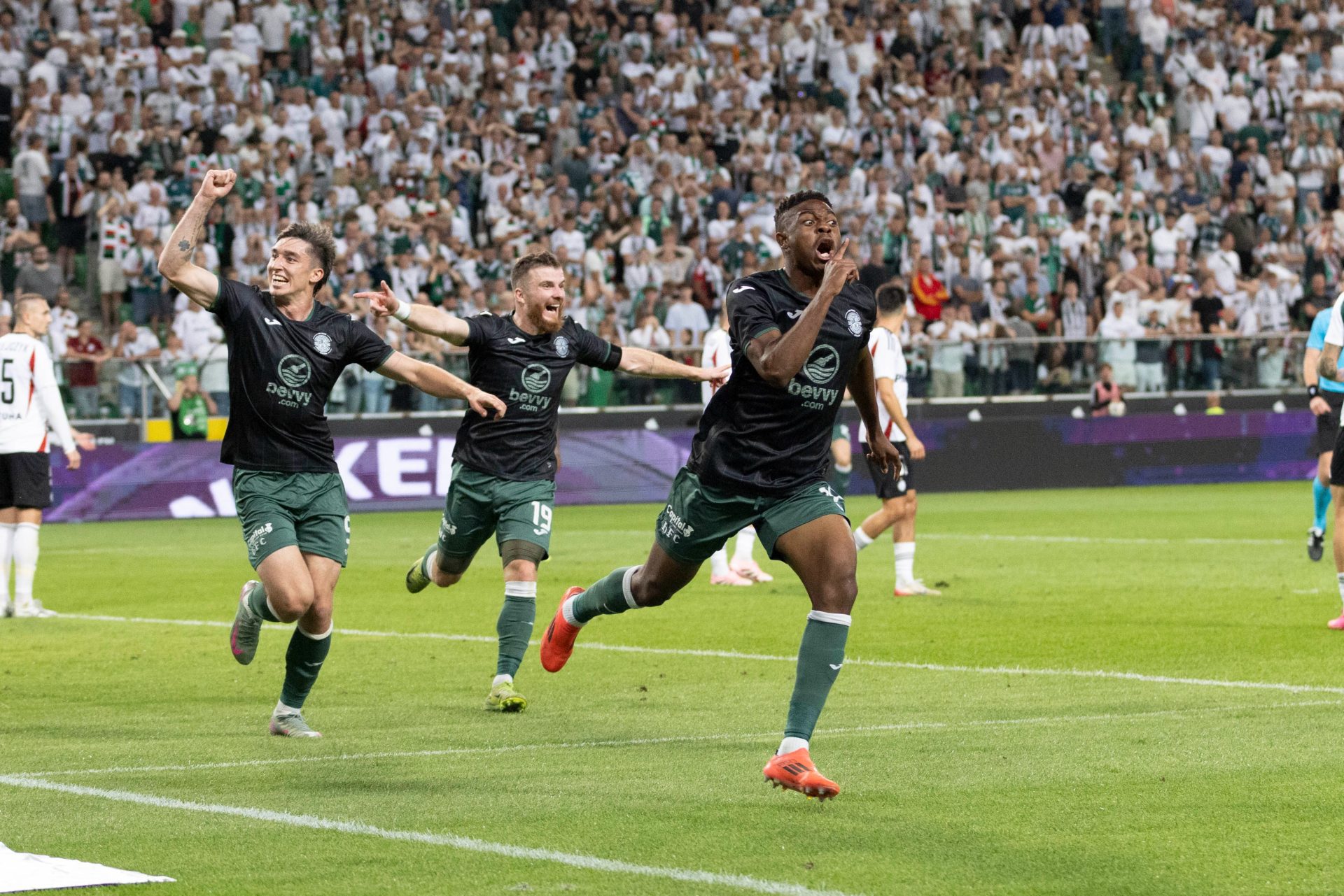 Miguel Chaiwa Scores First Goal for Hibernian